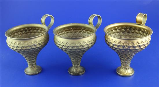 A set of three 1960s ancient Greek revival 900 standard silver gilt cups by Ilias Lalaounis, 14 oz.